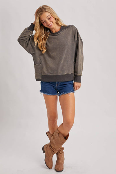WASHED OVERSIZE KNIT SWEATSHIRT WITH POCKETS