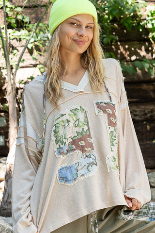 V-neck hooded number patch TEE
