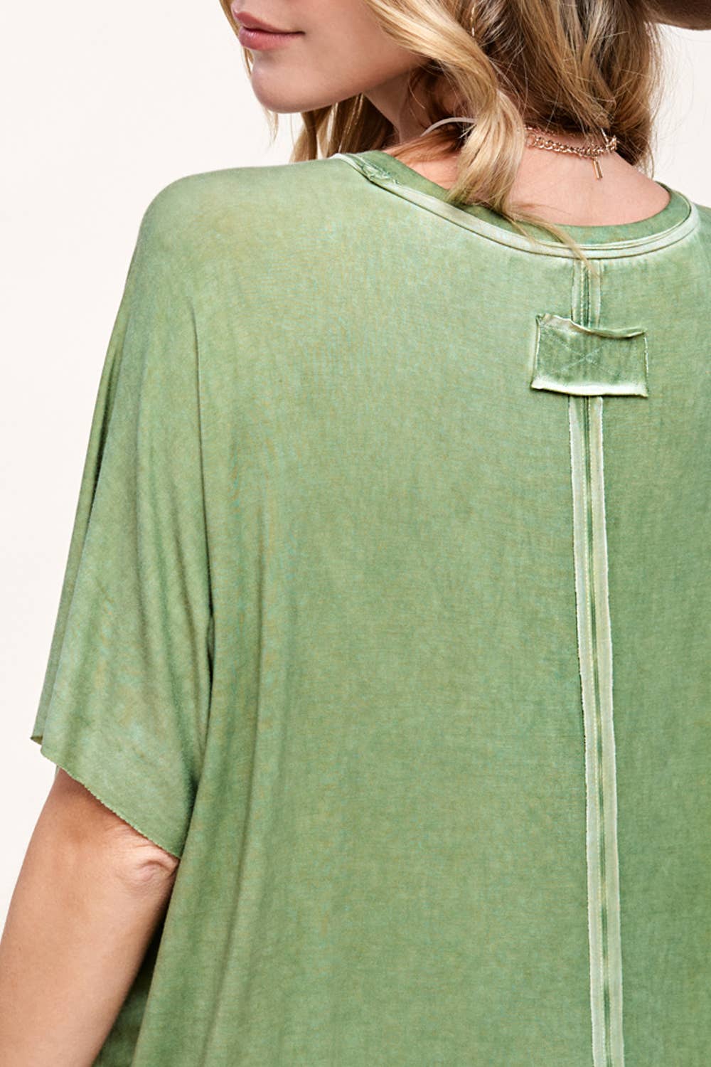 HBT7653-Dyed Fabric Round Neck Batwing Short Sleeve Top