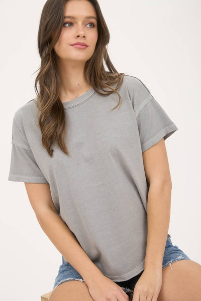EXPOSED SEAM RAW EDGE SHORT SLEEVE KNIT TOP