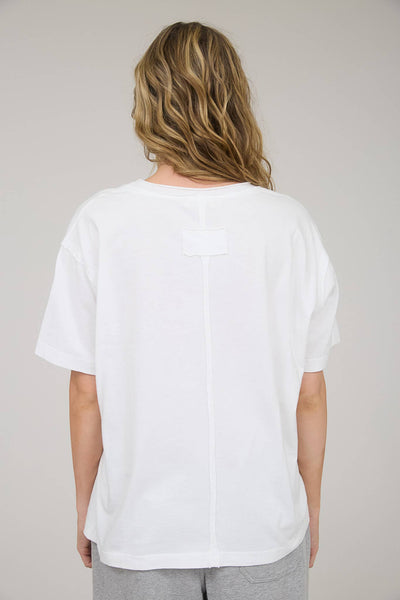 WASHED RAW EDGE V NECK SHORT SLEEVE KNIT TOP: WHITE