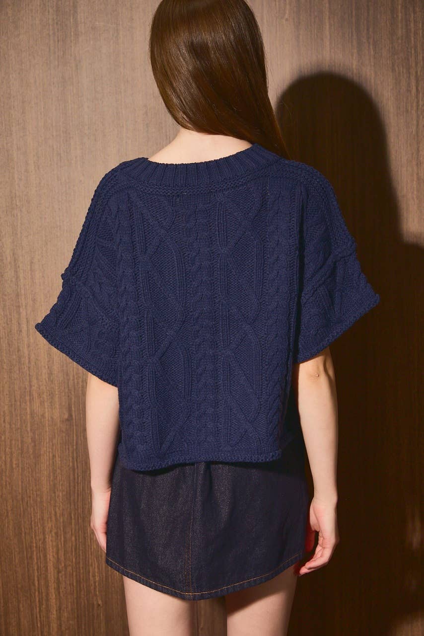 ROUND NECK SHORT SLEEVE KNIT SWEATER TOP