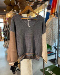 V NECK COLORBLOCK SWEATER