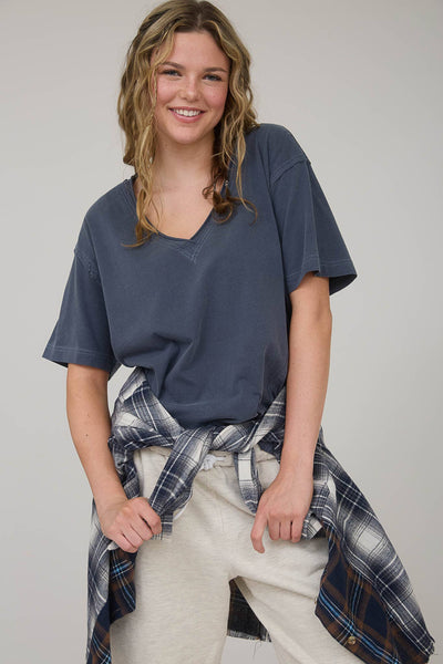 WASHED RAW EDGE V NECK SHORT SLEEVE KNIT TOP: WHITE