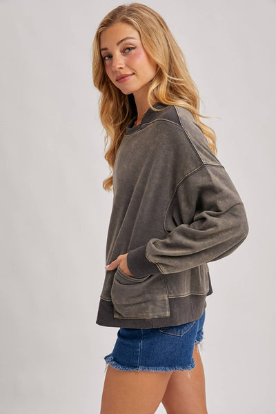 WASHED OVERSIZE KNIT SWEATSHIRT WITH POCKETS