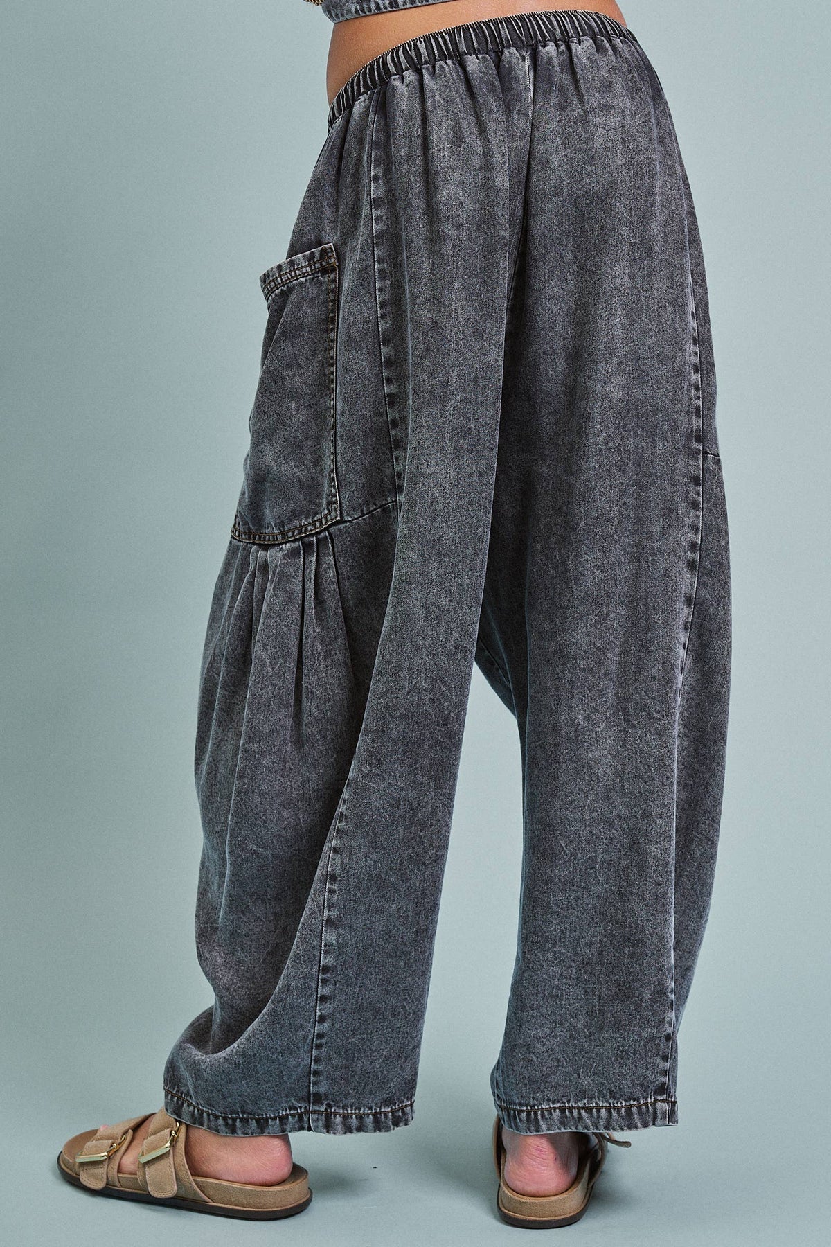 Washed Denim Utility Wide Leg Pants With Cargo Pockets