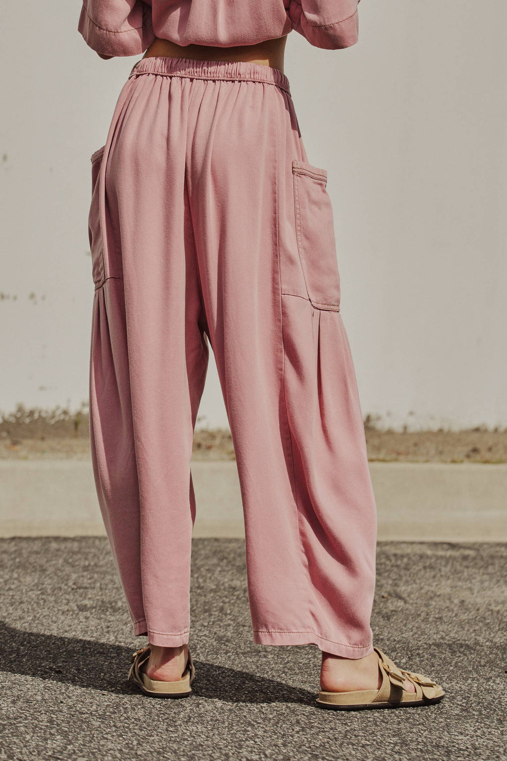 Washed Denim Utility Wide Leg Pants With Cargo Pockets