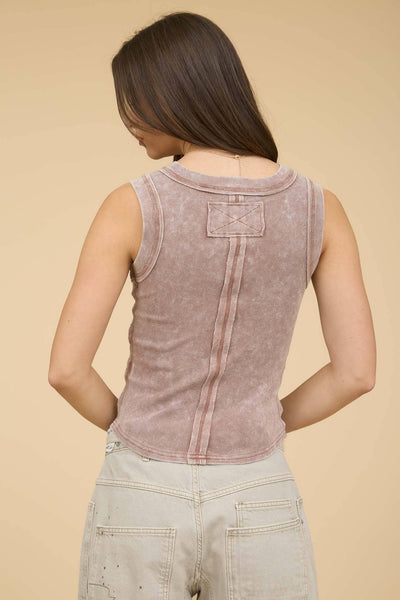 WASHED HENLEY SLEEVELESS EXPOSED SEAM KNIT TOP