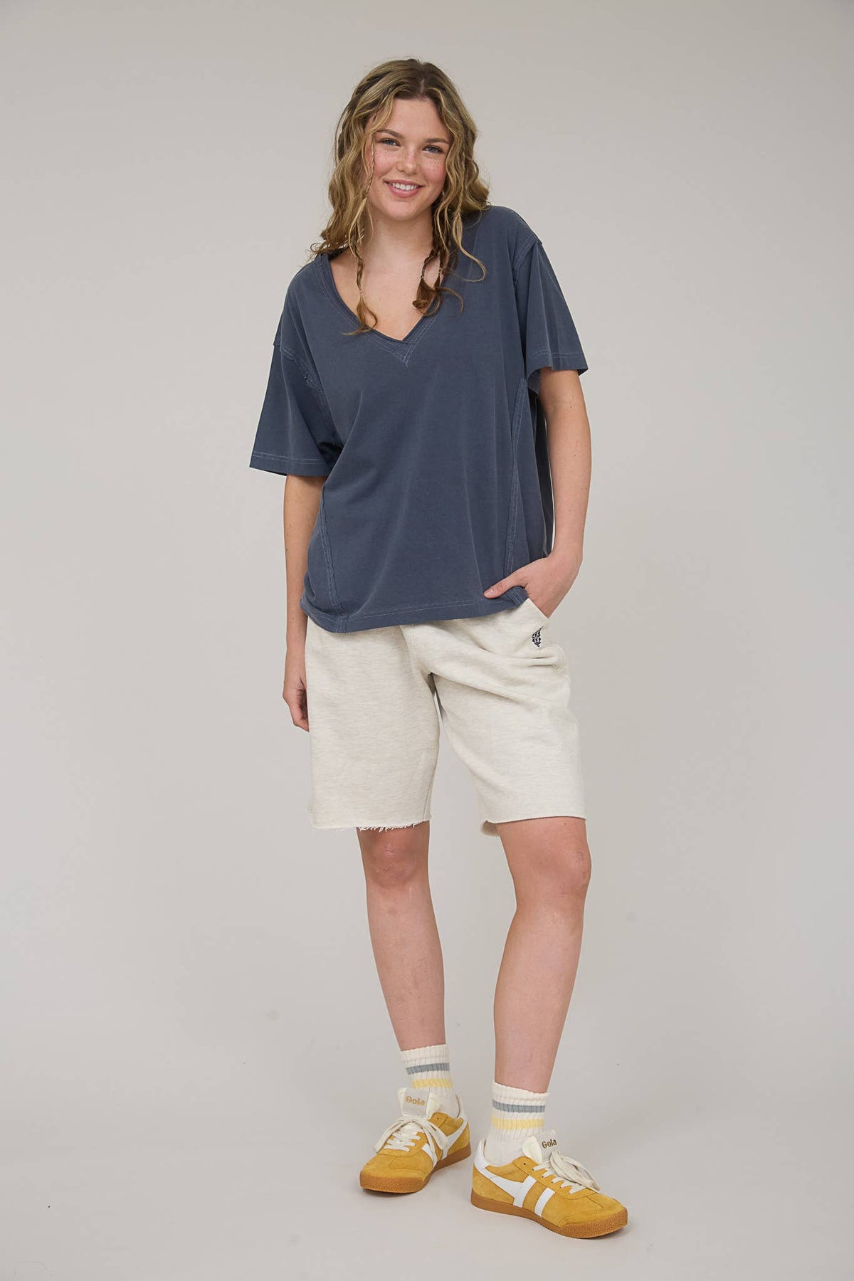 WASHED RAW EDGE V NECK SHORT SLEEVE KNIT TOP