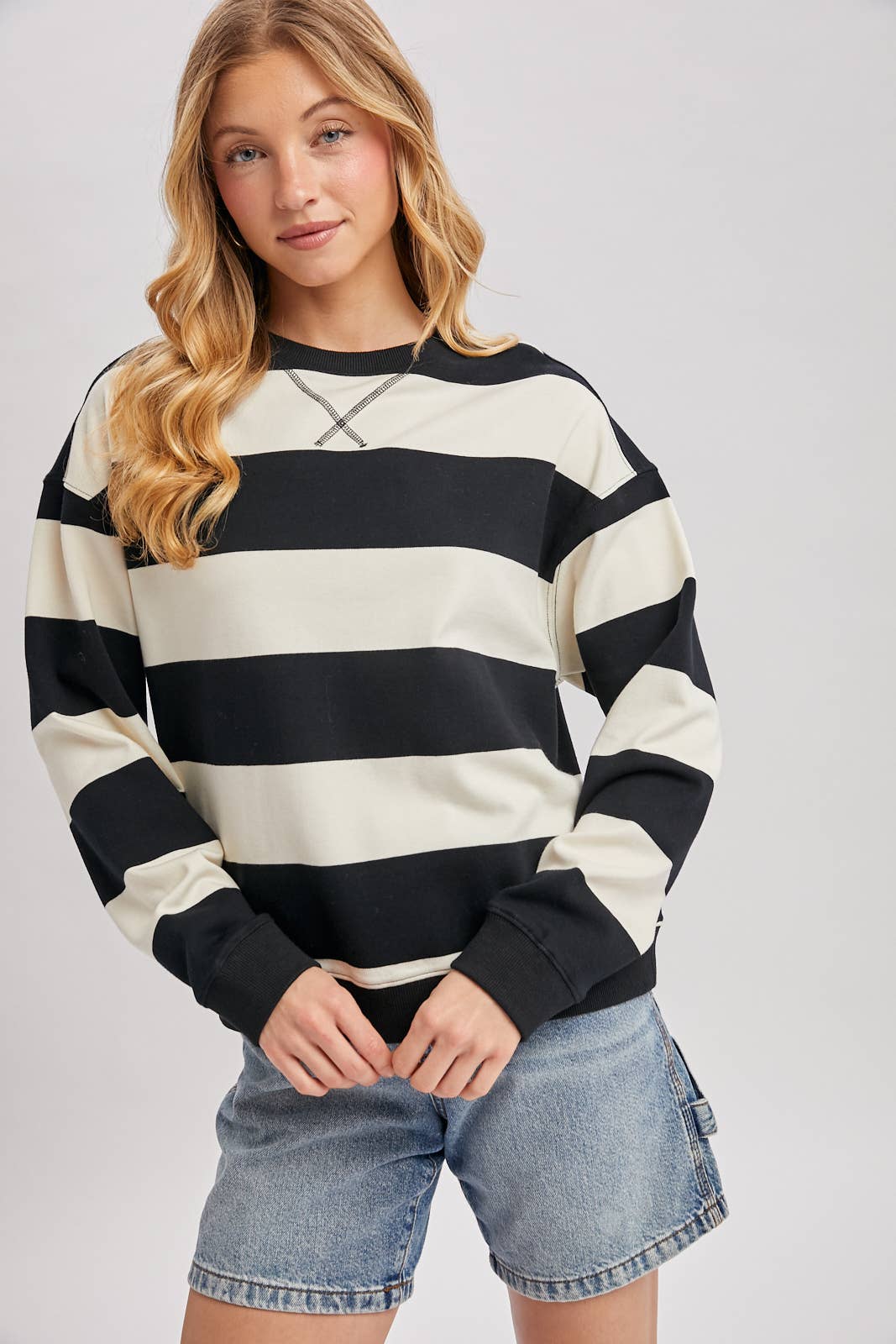 STRIPED BOXY CREW NECK KNIT SWEATSHIRT