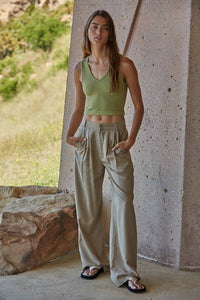 S1050N | Seamless Sleeveless UV Neck Reversible Tank Top