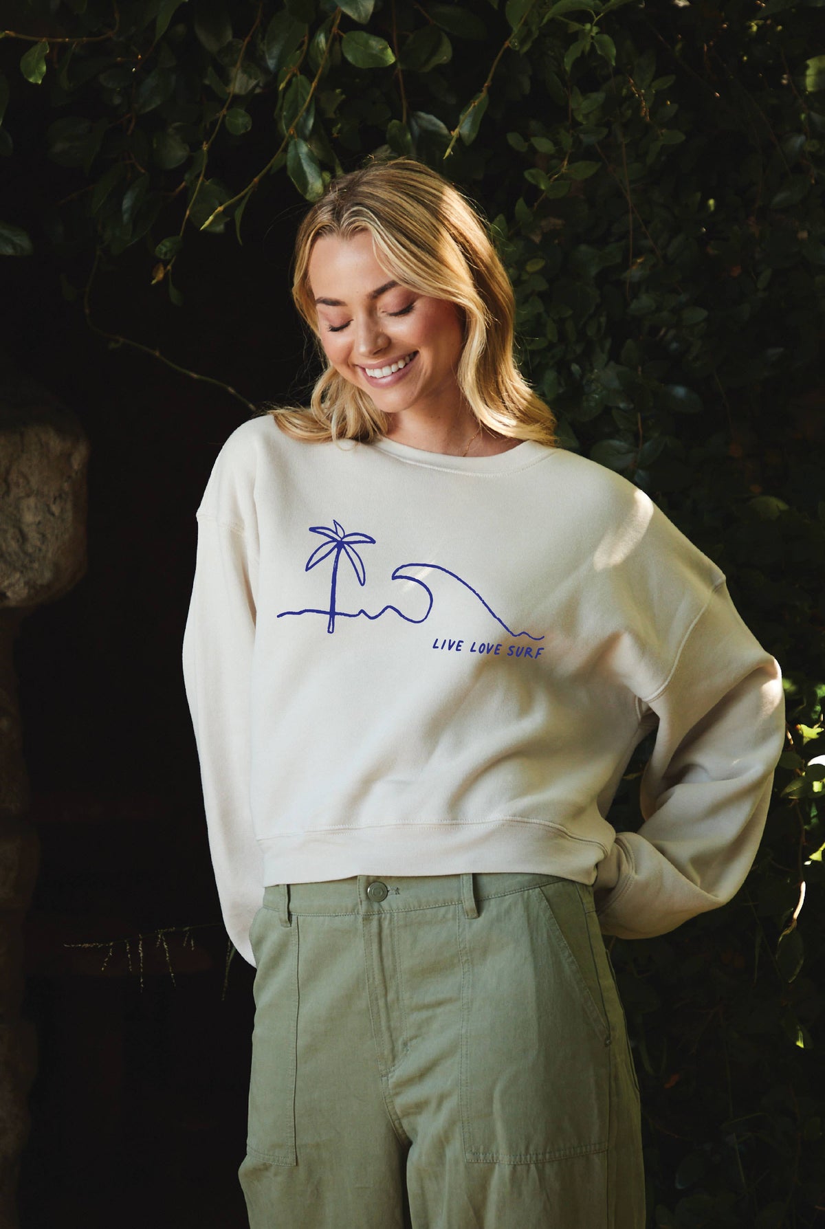 LIVE LOVE SURF Mid Graphic Sweatshirt