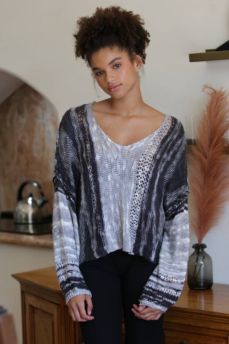 BEACHY LIGHT WEIGHT V NECK CROP PULLOVER SWEATER