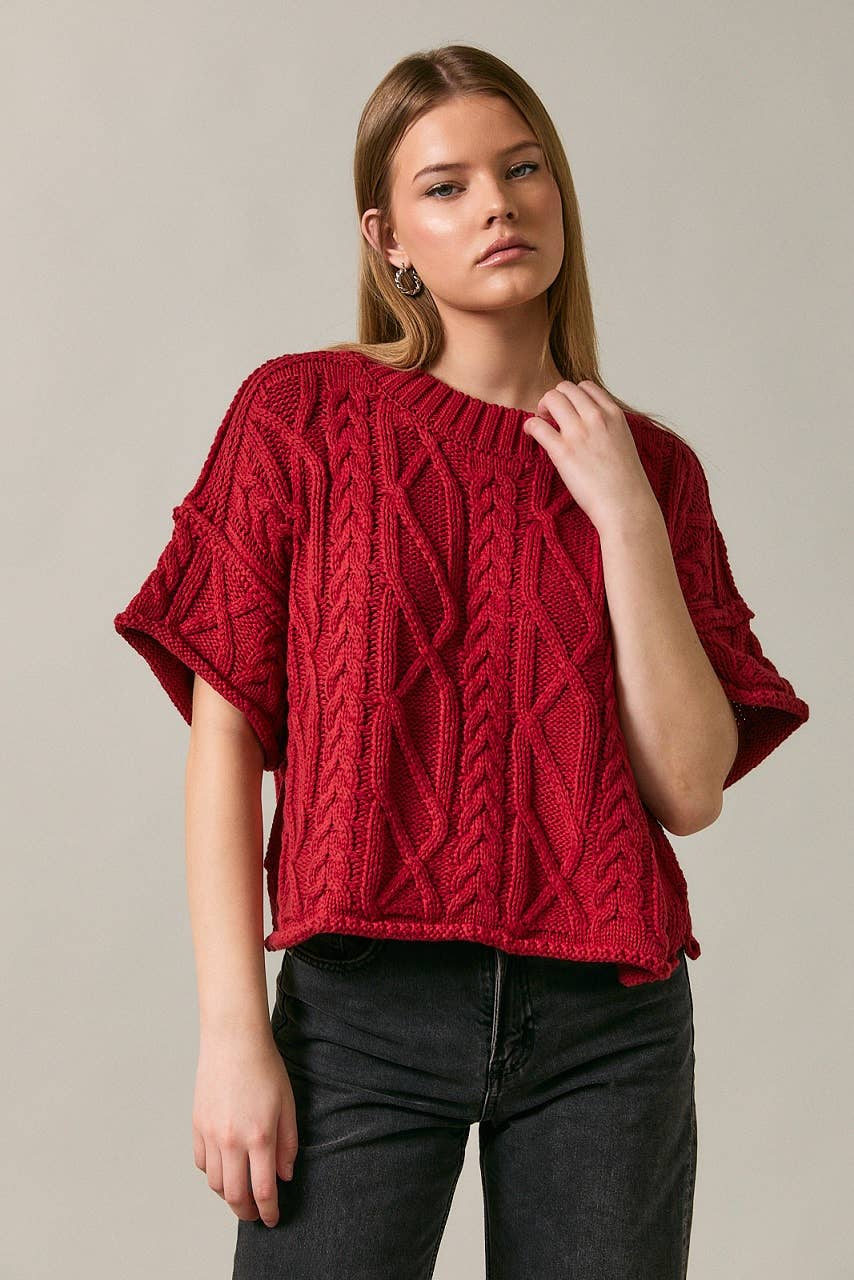 ROUND NECK SHORT SLEEVE KNIT SWEATER TOP