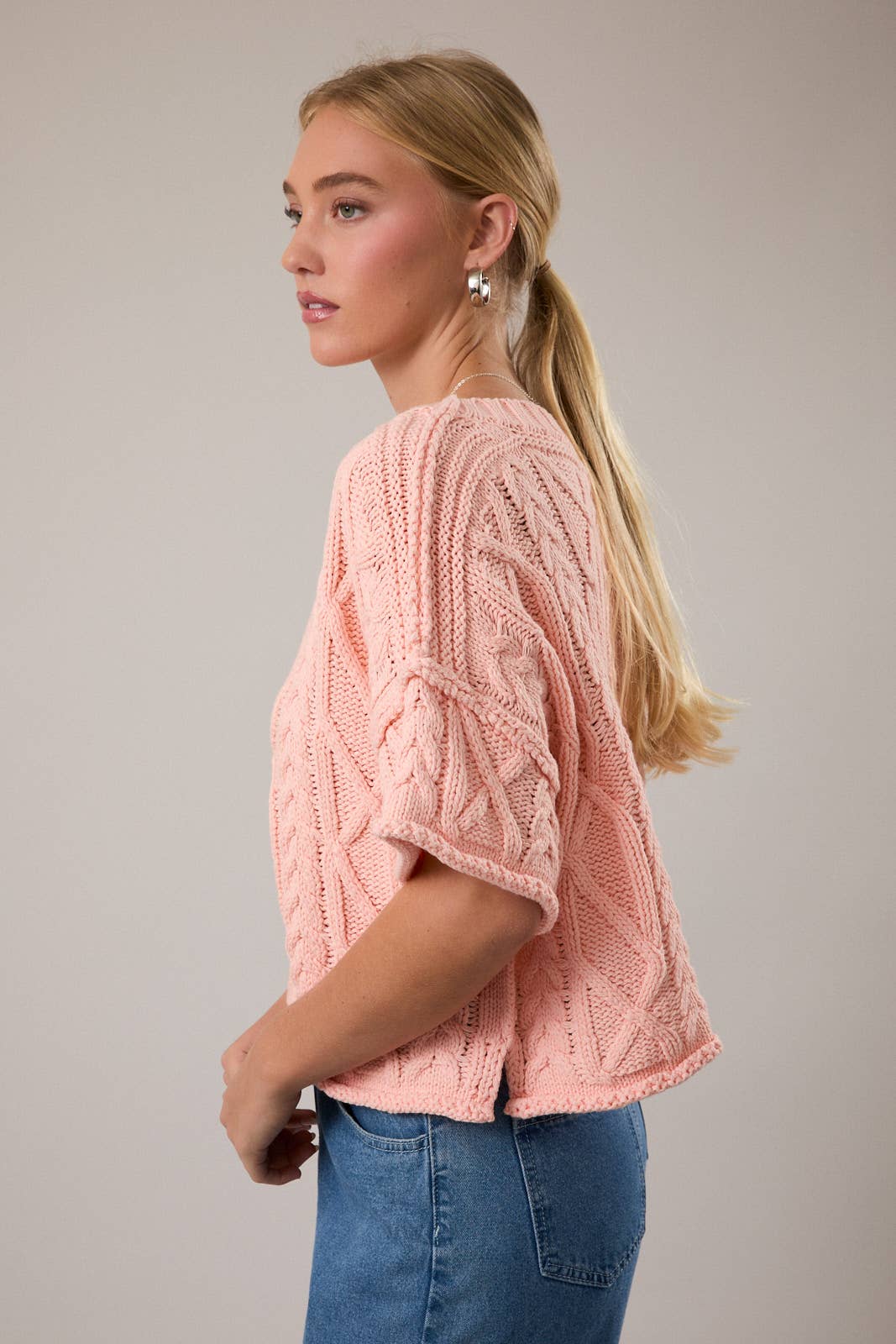 ROUND NECK SHORT SLEEVE KNIT SWEATER TOP