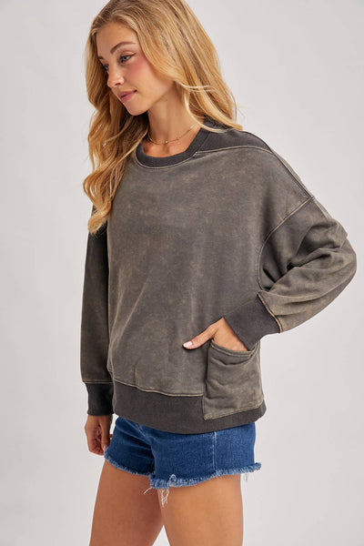 WASHED OVERSIZE KNIT SWEATSHIRT WITH POCKETS