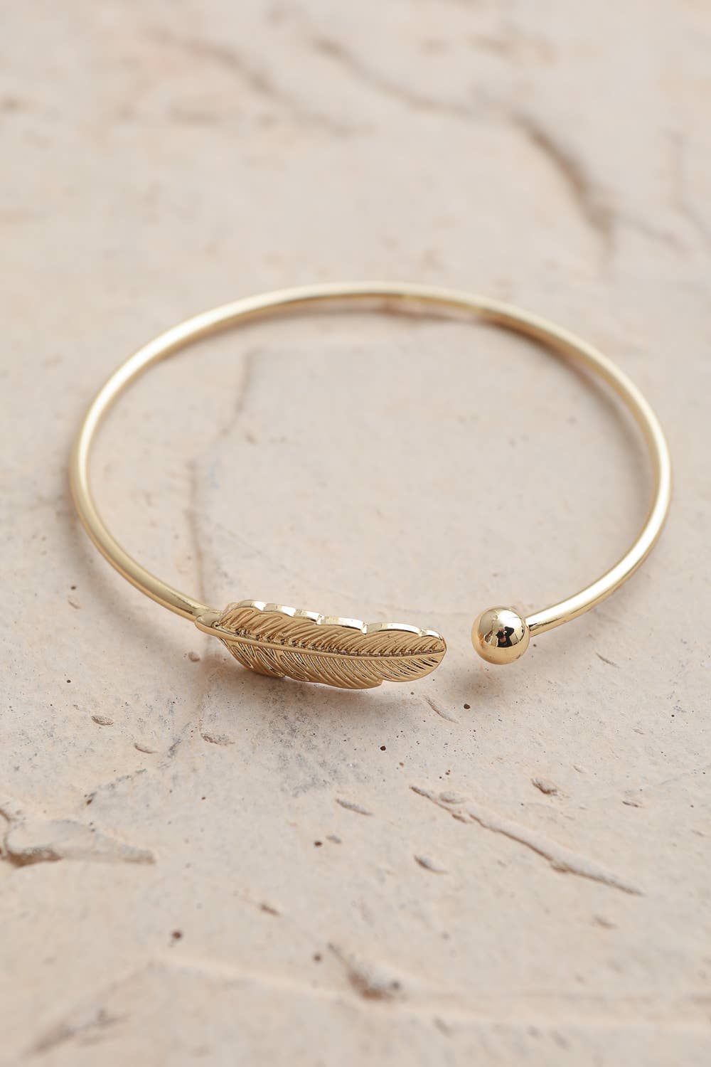 🪶  Minimalistic Feather Bracelet - Silver & Gold Modernity
