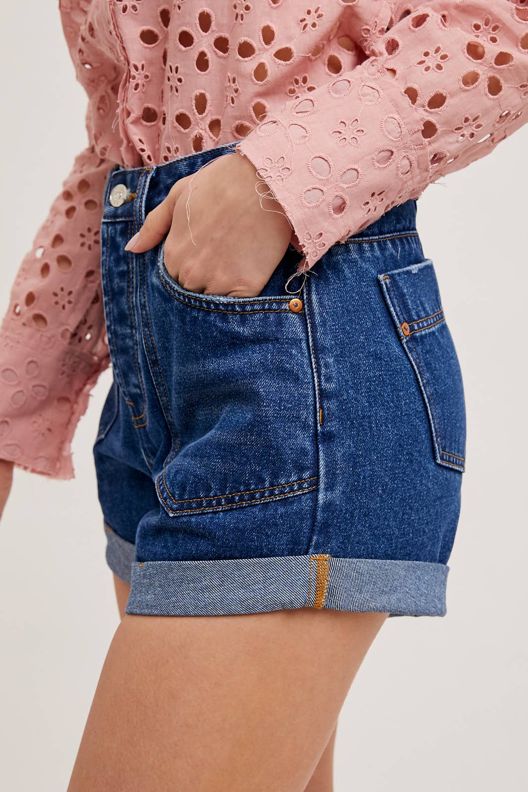 WESTERN POCKET ROLLED HEM DENIM SHORTS