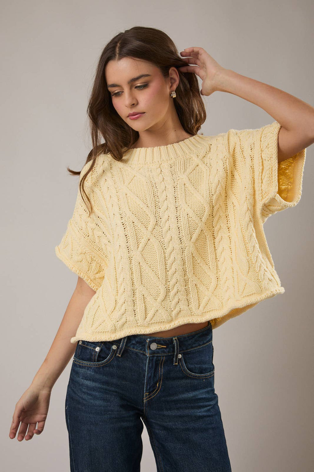 ROUND NECK SHORT SLEEVE KNIT SWEATER TOP