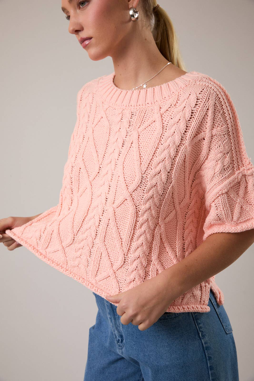 ROUND NECK SHORT SLEEVE KNIT SWEATER TOP