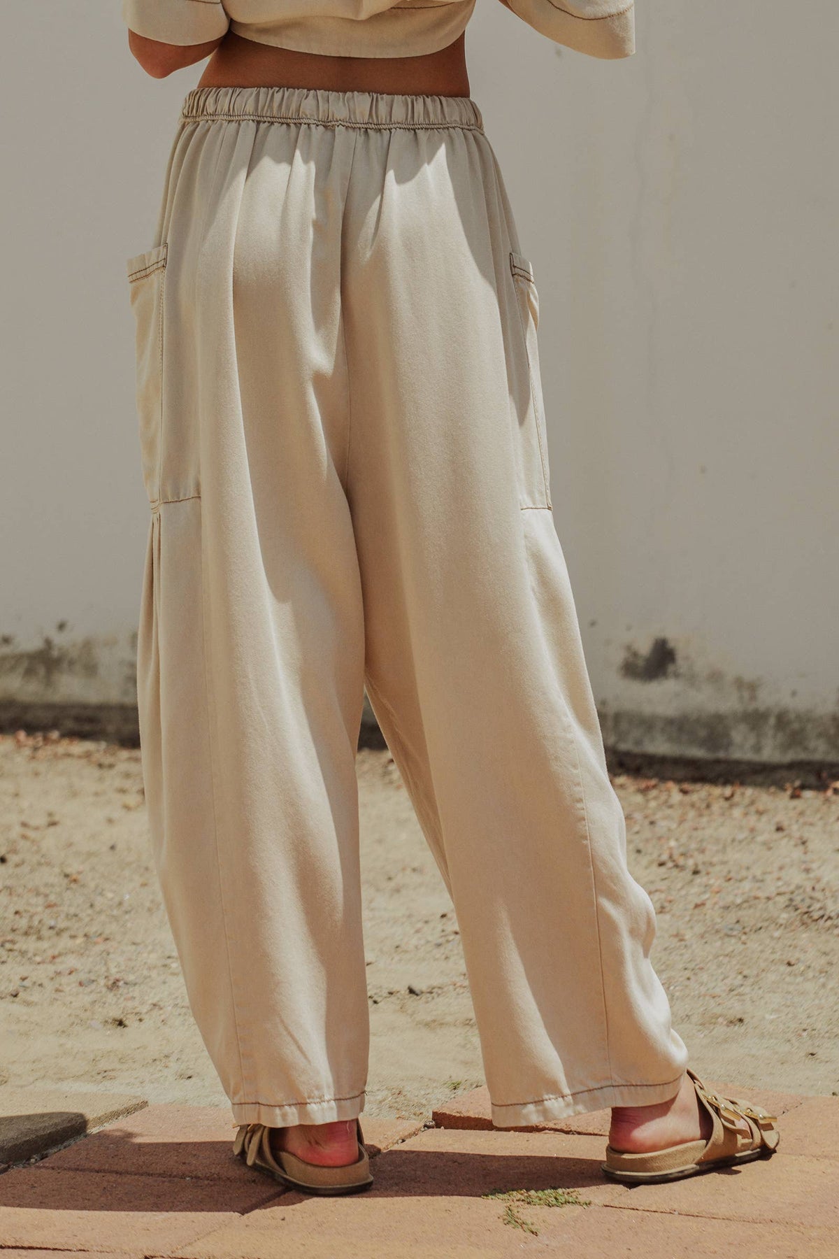 Washed Denim Utility Wide Leg Pants With Cargo Pockets