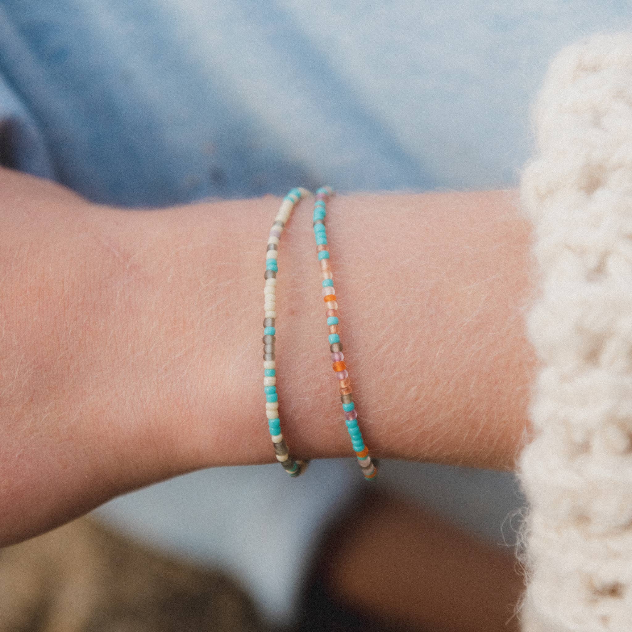 Alila Dainty Beaded Bracelet, Friendship Bracelet, Summer: Black & Gold
