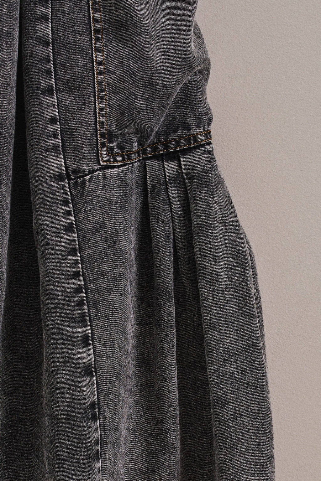 Washed Denim Utility Wide Leg Pants With Cargo Pockets