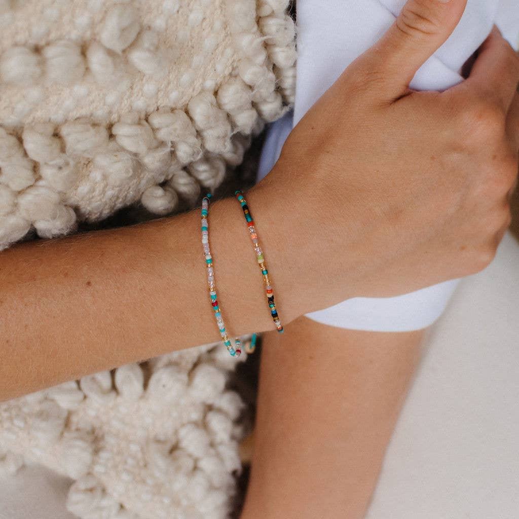 Alila Dainty Beaded Bracelet, Friendship Bracelet, Summer: Black & Gold