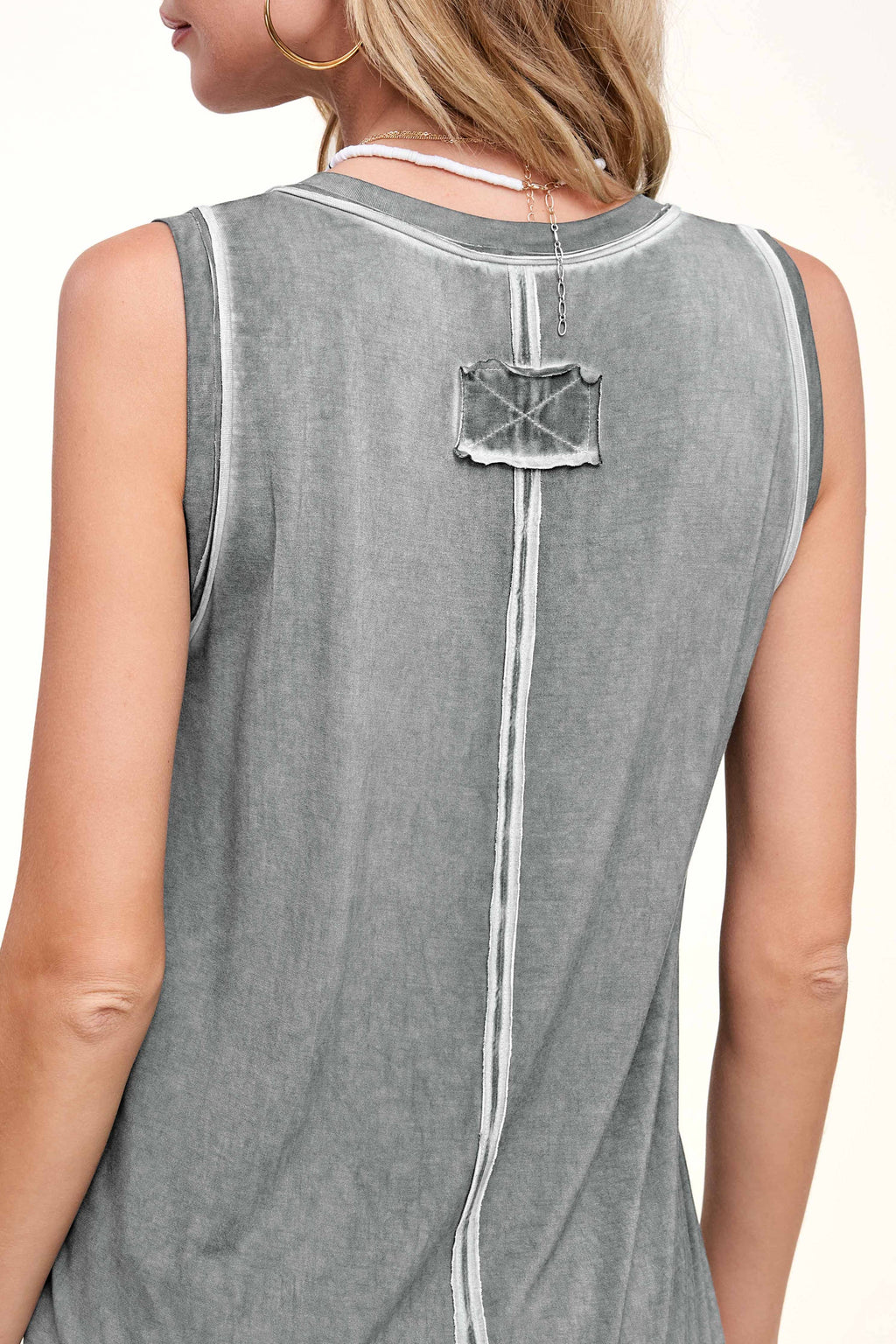 HBT7636-Dyed Fabric V-neck Raw Edge Tank Top