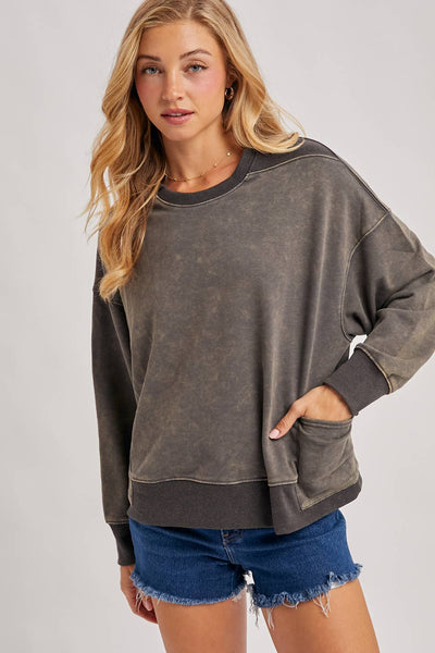 WASHED OVERSIZE KNIT SWEATSHIRT WITH POCKETS
