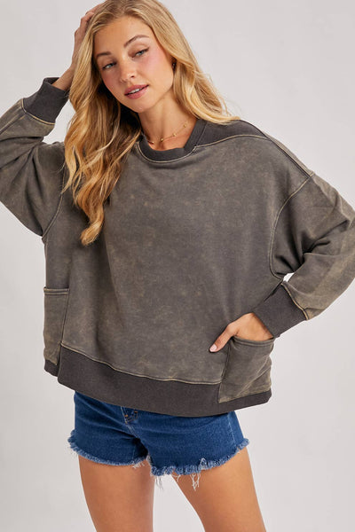 WASHED OVERSIZE KNIT SWEATSHIRT WITH POCKETS