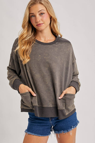 WASHED OVERSIZE KNIT SWEATSHIRT WITH POCKETS