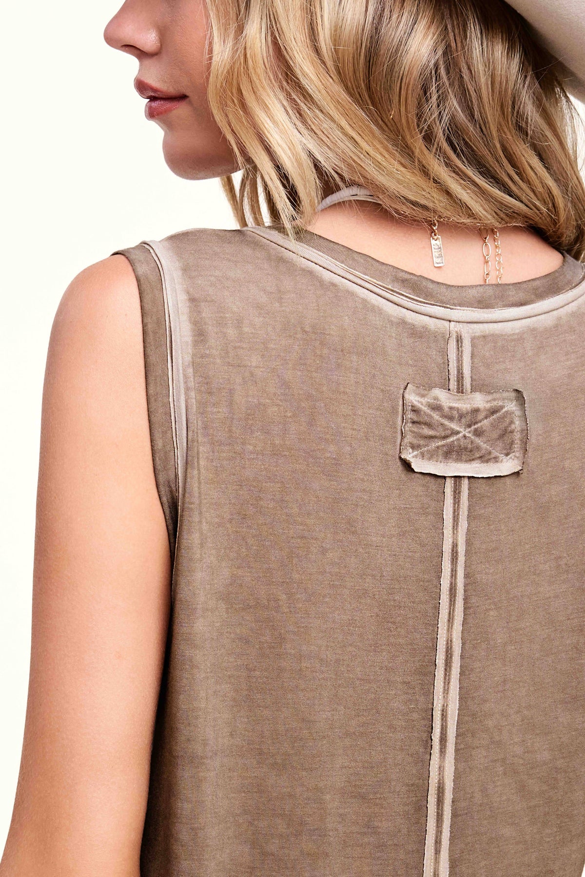 HBT7636-Dyed Fabric V-neck Raw Edge Tank Top
