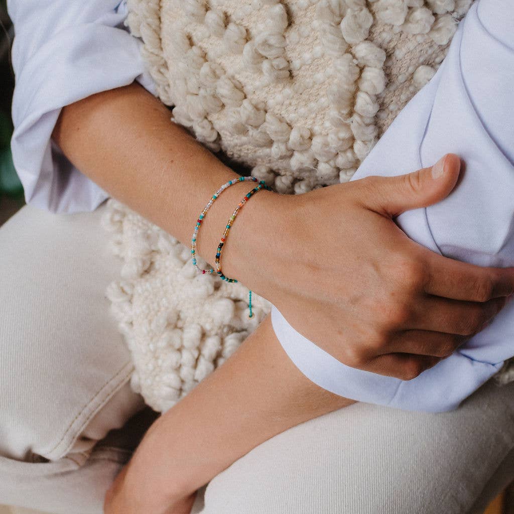 Alila Dainty Beaded Bracelet, Friendship Bracelet, Summer: Black & Gold