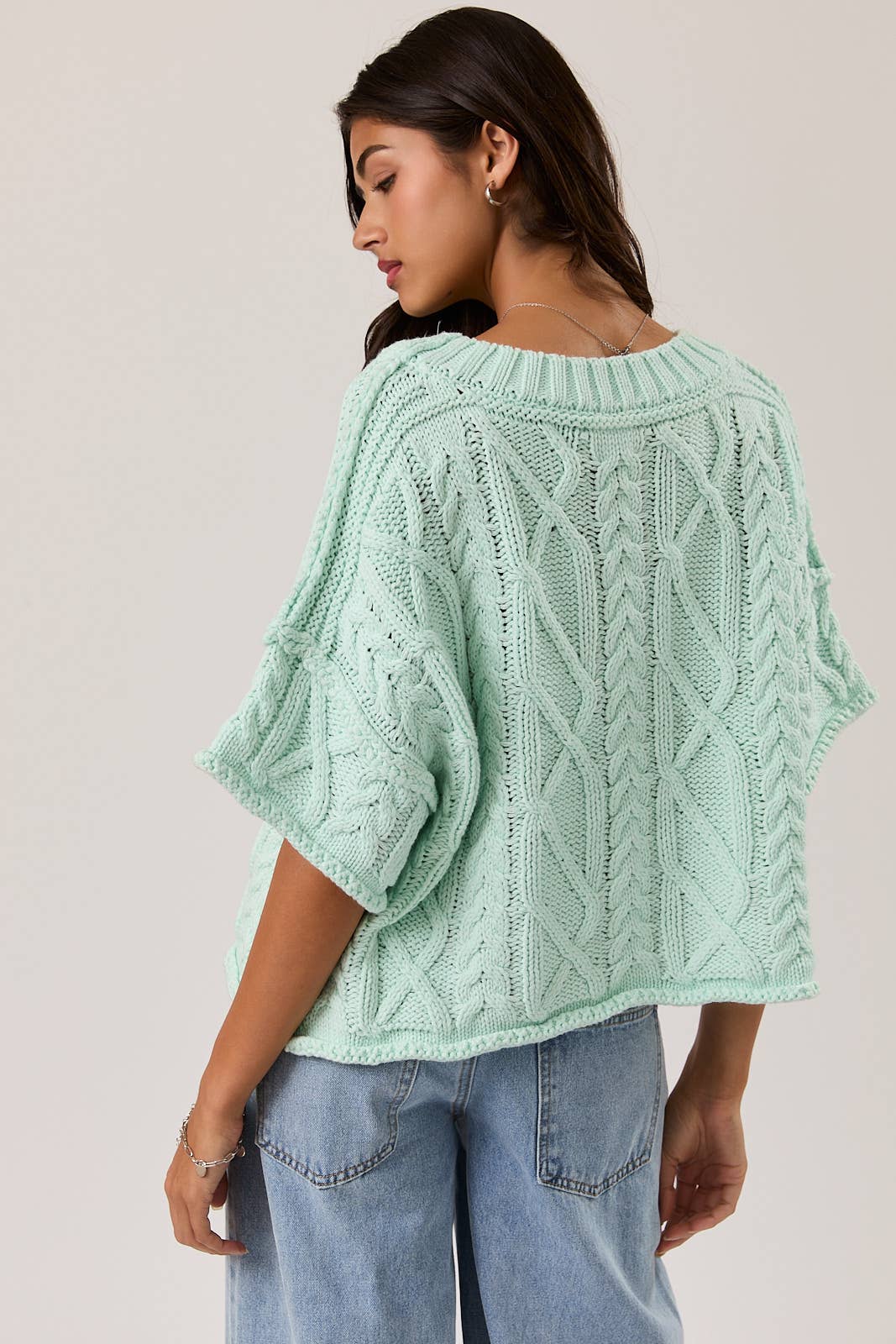 ROUND NECK SHORT SLEEVE KNIT SWEATER TOP