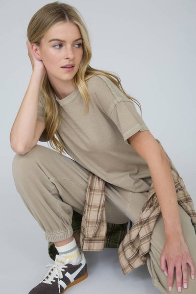 EXPOSED SEAM RAW EDGE SHORT SLEEVE KNIT TOP