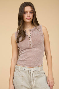 WASHED HENLEY SLEEVELESS EXPOSED SEAM KNIT TOP
