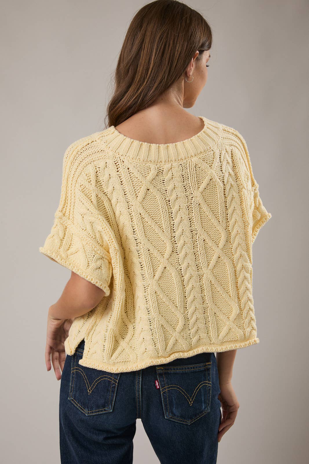 ROUND NECK SHORT SLEEVE KNIT SWEATER TOP