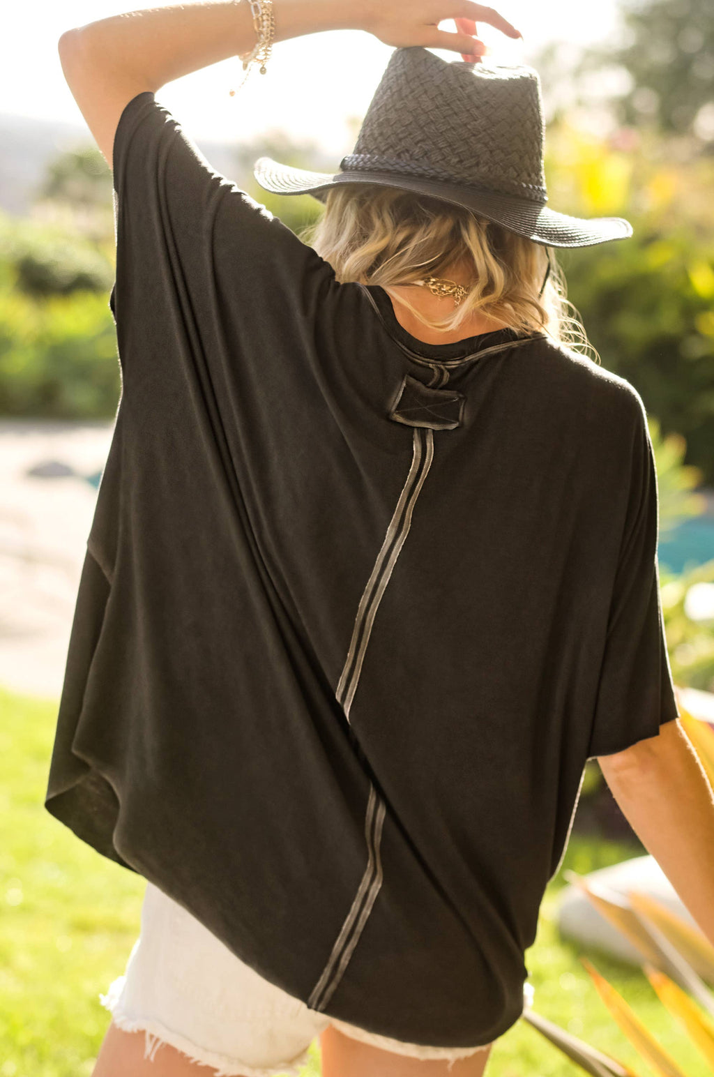 HBT7653-Dyed Fabric Round Neck Batwing Short Sleeve Top