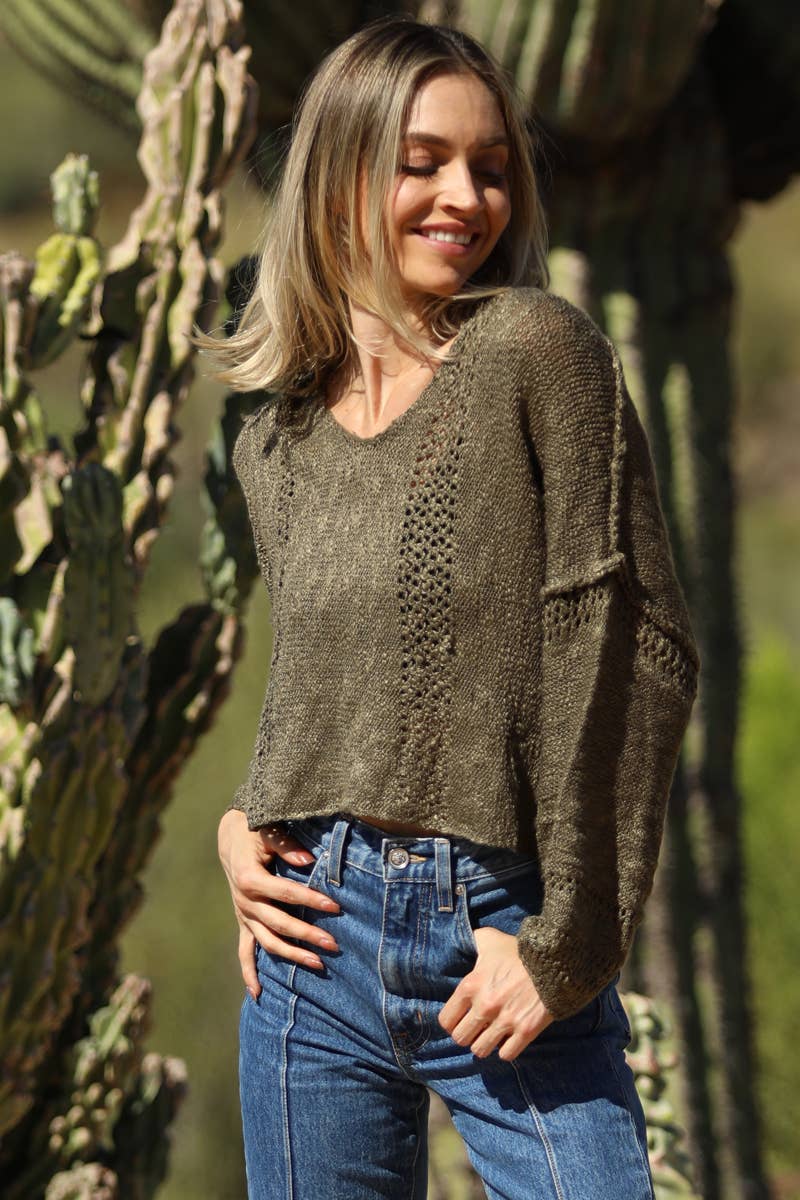 BEACHY LIGHT WEIGHT V NECK CROP PULLOVER SWEATER