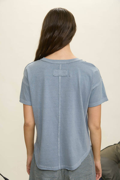 EXPOSED SEAM RAW EDGE SHORT SLEEVE KNIT TOP