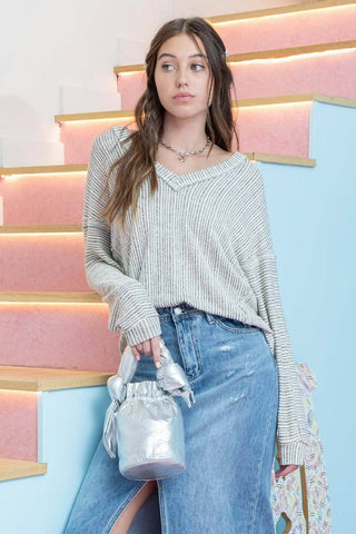 STRIPED DROP SHOULDER V NECK KNIT TOP: TAUPE