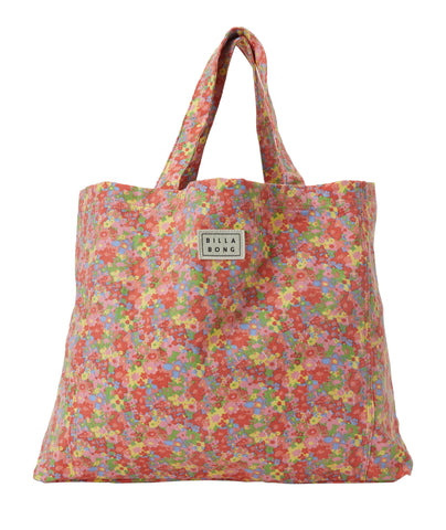 SO ESSENTIAL TOTE MGR0